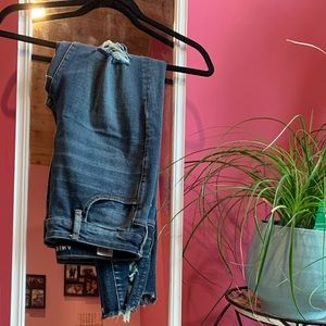 American Eagle Super Hi-Rise Jeans